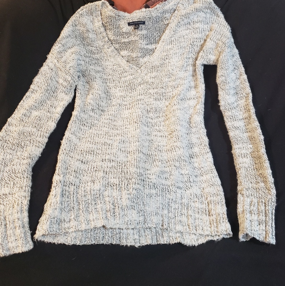American Eagle grey sweater